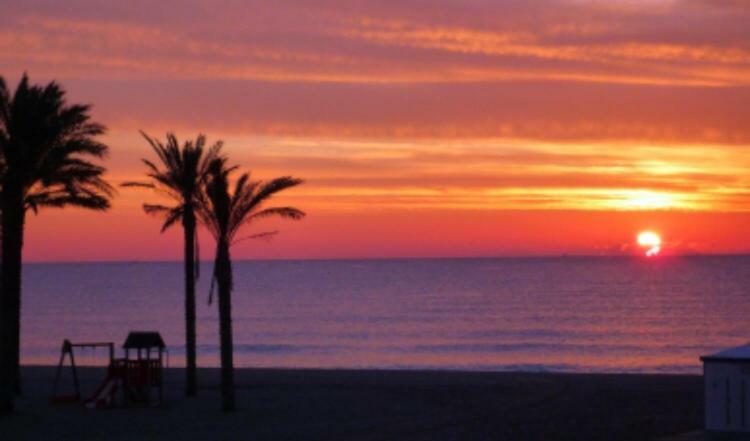 Apartamentos Deluxe Roquetas De Mar Con Golf Y Piscina Climatizada, Parking Privado Vícar المظهر الخارجي الصورة